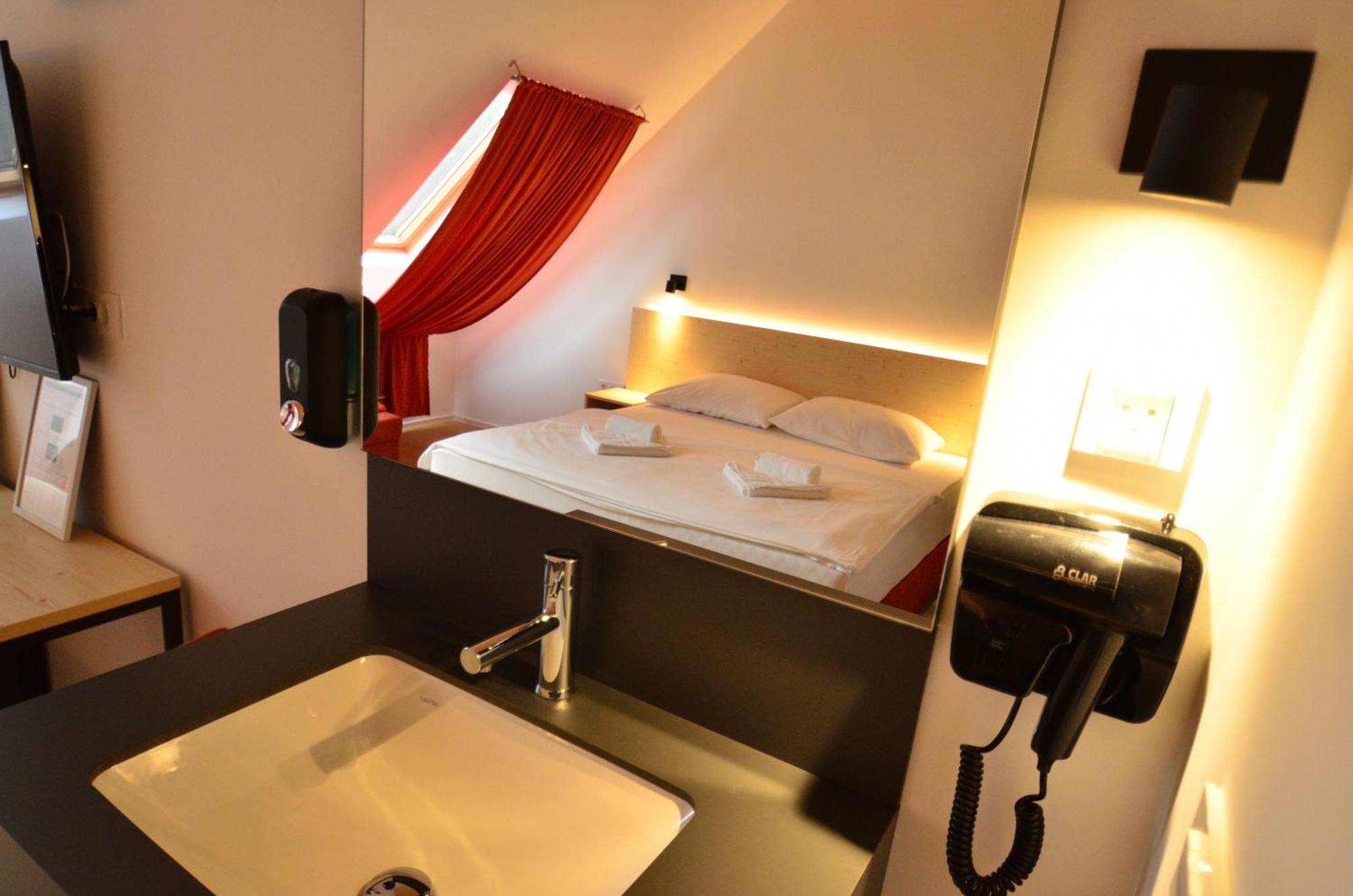 Bed And Breakfast Portal Ljubljana Luaran gambar